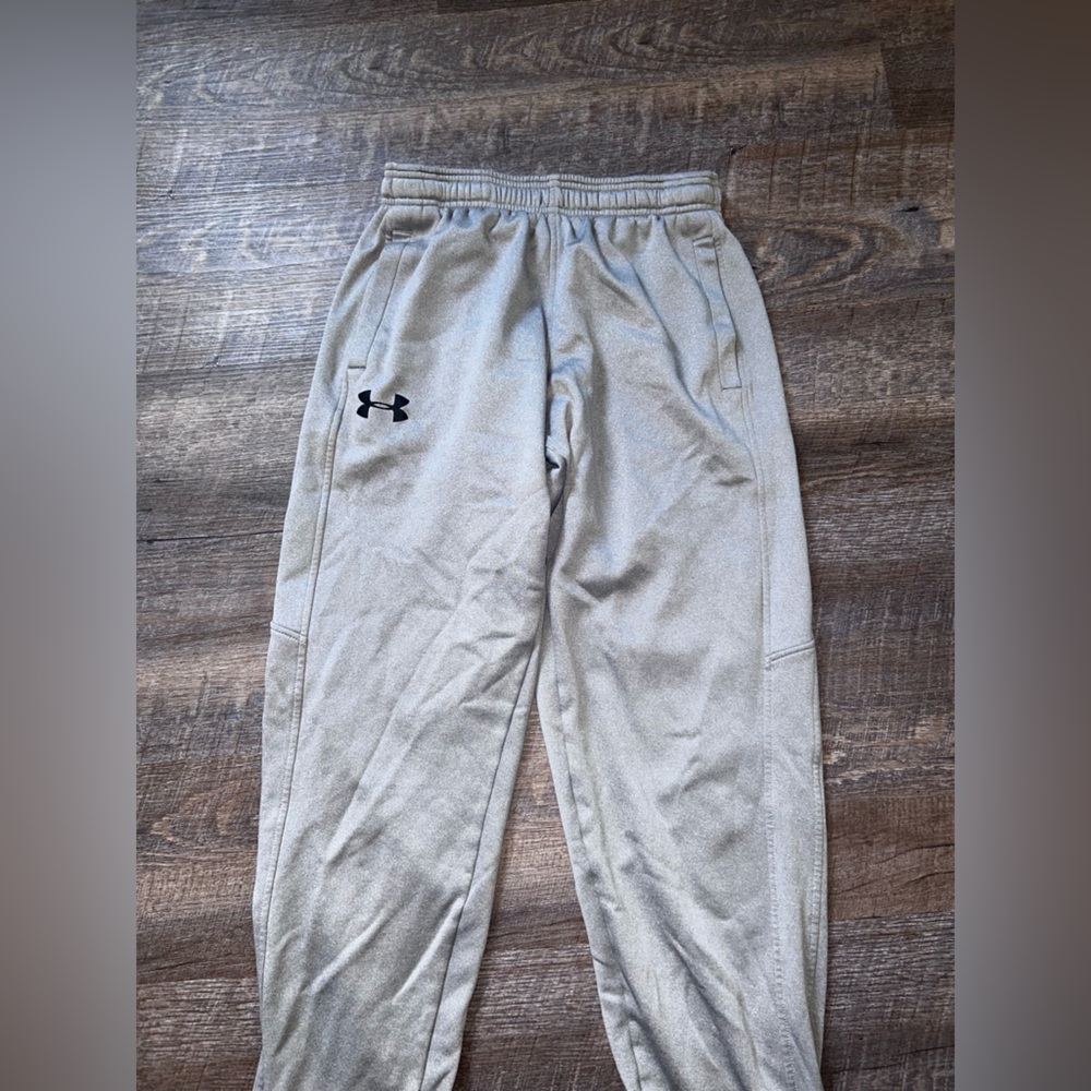 Under Armour Gray Sweatpants for Casual Comfort